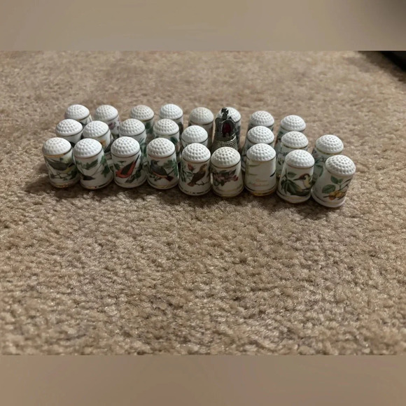 Thimbles Collection Lot Of 26 - Picture 1 of 16